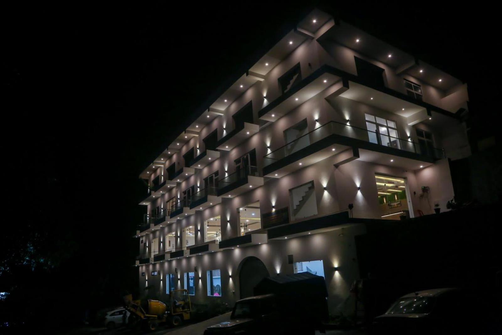 Hotel Candle Wood Chamba  Exterior photo